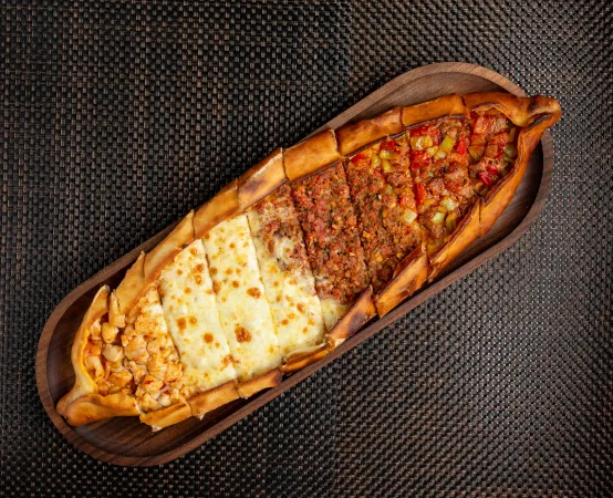 Odun Fırınında Lahmacun ve Pide Lezzetleri